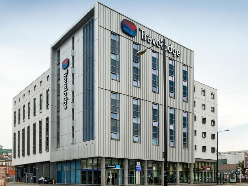 Travelodge Manchester Central Arena Экстерьер фото